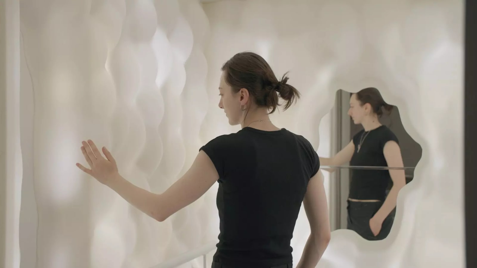 A 3D-printed lift inspired by glowing clouds